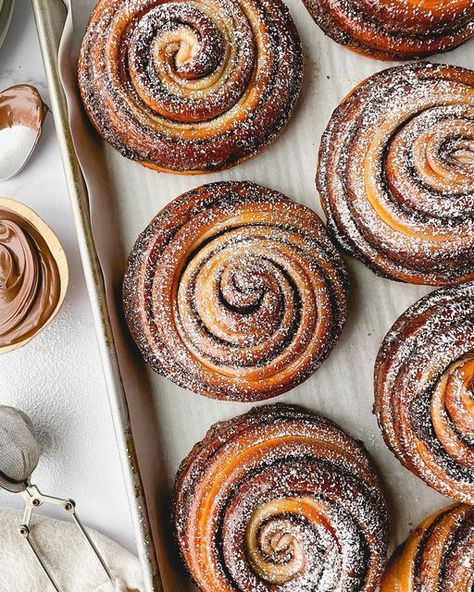 Chocolate Brioche Buns, Nutella Brioche Buns, Nutella Rolls Recipe, Nutella Knots, Starting Sourdough, Nutella Pastries, Chocolate Brioche Bread, Nutella Buns, Brioche Buns Recipe