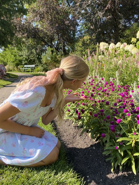 Reagan Aesthetic, Fairy In A Flower, Behind Blue Eyes, Soft Blonde, Oatmeal Cookie, Rosé Aesthetic, Spring Mood, Soft Feminine, Garden Pictures