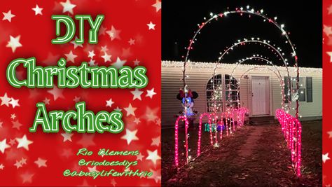 DIY christmas arches turned out amazingly! Click here for the full YT video tutorial! Diy Christmas Arch, Archway Diy, Christmas Arches, Christmas Jars Decorations, Christmas Lights Show, Christmas Tree Legs, Christmas Archway, Christmas Arch, Christmas Wreaths With Lights