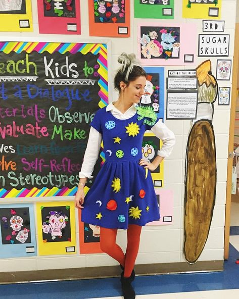 Mrs Frizzle Costume, Ms Frizzle Costume, Miss Frizzle Costume, Storybook Character Costumes, Creative Halloween Costumes Diy, Easy Halloween Costumes For Women, Ms Frizzle, Teacher Halloween Costumes, Character Dress Up