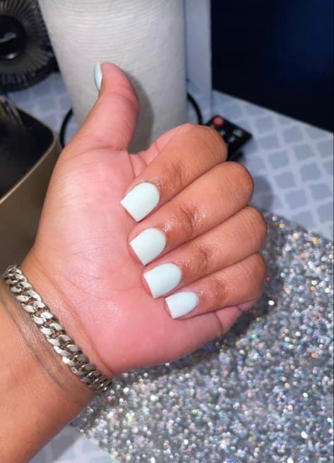 Nail Inspiration Short, Short Nail Acrylic, Short Nail Designs Summer, Short Nails 2022 Trends, Short Nails White, Short Nails 2022, Summer Short Nails, Nail Designs Short, Manicure Short