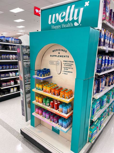 Endcap Display Ideas, Visual Marketing Display, End Cap Display, Display Shelf Design, Store Display Design, Shelf Talkers, Retail Design Display, Point Of Sale Display, Cap Display