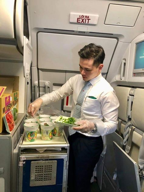 Male Flight Attendant Aesthetic, Flight Attendant Men, Cabin Crew Aesthetic, Male Cabin Crew, Flight Attendant Aesthetic, Travelling Agency, Airport Party, Male Flight Attendant, Pilot Career