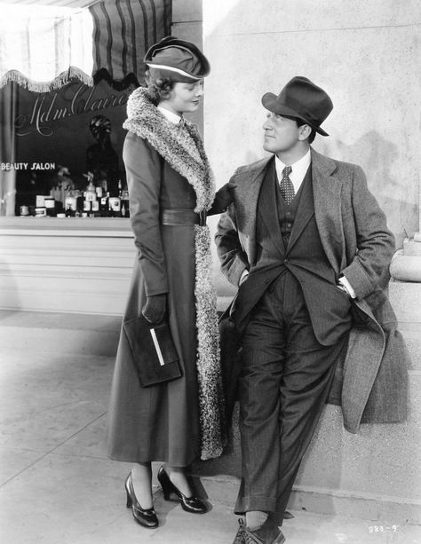 American actress Myrna Loy was born on August 2, 1905 in Helena, Montana. Here’s a publicity photo of Myrna Loy and Spencer Tracy that was taken for the 1935 film Whipsaw. Image via Wikimedia Commons, public domain 1930s Photos, Spencer Tracy, Vintage Fashion 1930s, King Lear, Vintage City, Myrna Loy, Work Fits, Vintage Couples, 30s Fashion