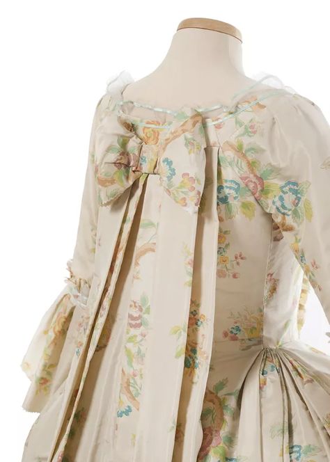 Marie Antoinette Dress Museum, Marie Antoinette Dresses, 18th Century Dresses, Queen Of France, Rococo Dress, Antoinette Dress, Best Costume Design, 18th Century Dress, Rococo Fashion