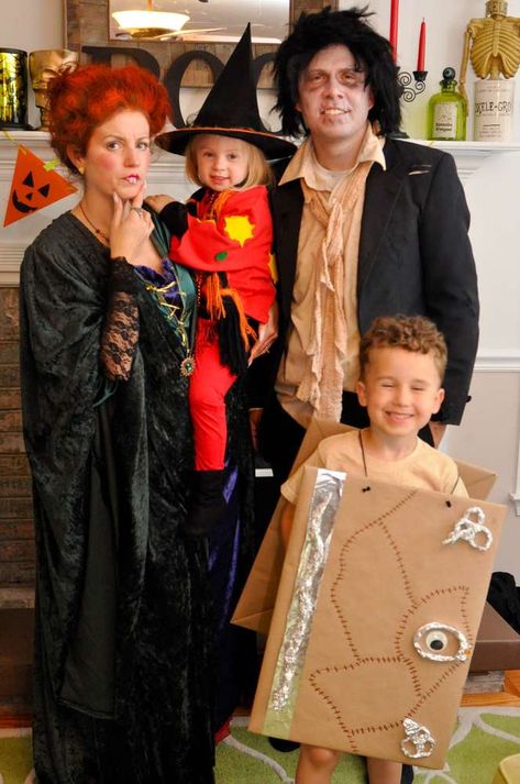 Hocus Pocus Book Costume, Hocus Pocus Halloween Party, Hocus Pocus Halloween Costumes, Hocus Pocus Costume, Family Themed Halloween Costumes, Hocus Pocus Book, Hocus Pocus Party, Halloween Costumes For Family, Book Costumes