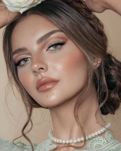 Simple Mekaup Look, Unique Bridal Makeup, Glam Bride Makeup, Glowing Skin Makeup, Gorgeous Wedding Makeup, Wedding Makeup Tutorial, Daily Makeup Routine, Bridal Eye Makeup, Celebrity Makeup Looks