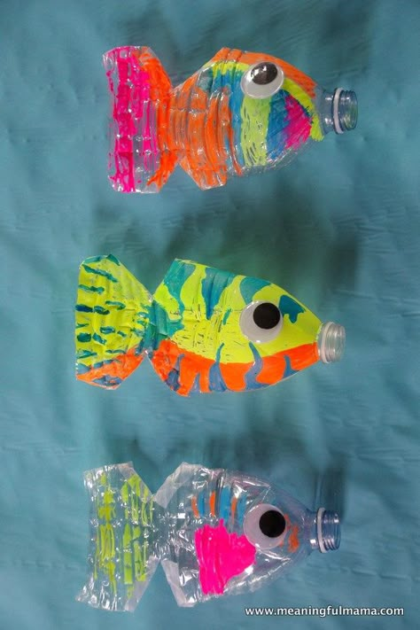 1-plastic water bottle fish craft Jul 22, 2014, 3-027 Water Bottle Fish, Bottle Fish, Water Bottle Crafts, Fish Craft, Maluchy Montessori, Plastic Fish, Diy Plastic Bottle, Recycled Art Projects, Sea Crafts