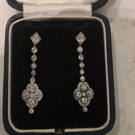 Repost @john_antique_1234  Platinum Edwardian diamond drop earrings 1910c from John Joseph   bada lapada Edwardian Earrings, Victoria Kay, Diamond Earrings Studs Round, Queen Jewelry, Antique Silver Jewelry, Edwardian Jewelry, Art Deco Earrings, Black Diamonds, Deco Jewelry