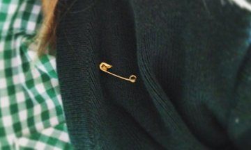 People Are Making A Statement By Wearing Safety Pins After Brexit Safety Pins, Together We Can, Safety Pin, To Tell, How To Wear, Pins