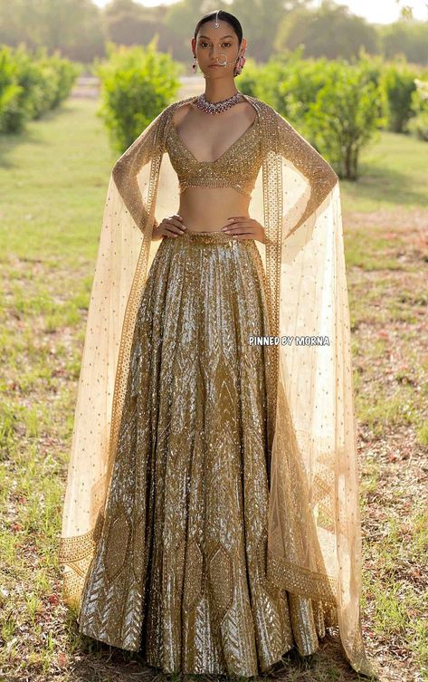 Falguni Shane Peacock, Golden Lehenga, Latest Bridal Lehenga Designs, Gold Lehenga, Sangeet Outfit, Bridal Lehenga Designs, Simple Lehenga, Latest Bridal Lehenga, Indian Outfits Lehenga