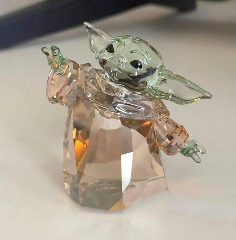 Swarovski Crystal Figurines, Disney Decor, Crystal Figurines, Glass Figurines, Cute Home Decor, Cute Room Decor, Grog, 귀여운 동물, Pretty Jewellery