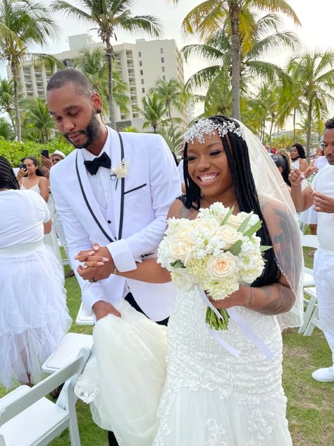 Black bride and groom on a beach. All guests are wearing white. Box Braids Bride, Knotless Braids Wedding, Carolina Puerto Rico, I Font, Courtyard Marriott, Knotless Box Braids, Inspiration Pics, Wedding Braids, Wedding Hairstyles Bride