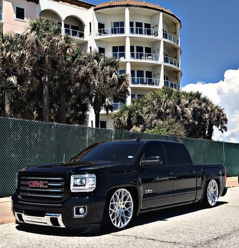 GMC Sierra crew cab..  #mayhemcruise #staticfodoor Denali Truck, Gmc Suv, Gmc Trucks Sierra, Single Cab Trucks, Chevy Trucks Silverado, Silverado Truck, Lowrider Trucks, Dropped Trucks, Lowered Trucks