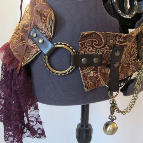 Steampunk Bustle Belt, Utility Belt, Burner Hip Belt. Gypsy Goddess, Tribal fusion. Paisley Brocade One of a Kind.. $155.00, via Etsy. Steampunk Belt Diy, Psychic Costume, Steampunk Fashion Diy, Cosplay Crafts, Steampunk Belt, Steampunk Outfits, Steampunk Party, Utility Skirt, Steampunk Diy