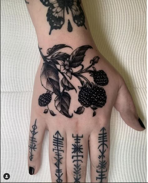 Blackberry Tattoo, Hipster Tattoo, Mushroom Tattoos, Vine Tattoos, Cute Tiny Tattoos, Badass Tattoos, Tattoo Project, Hand Tattoo, Dope Tattoos