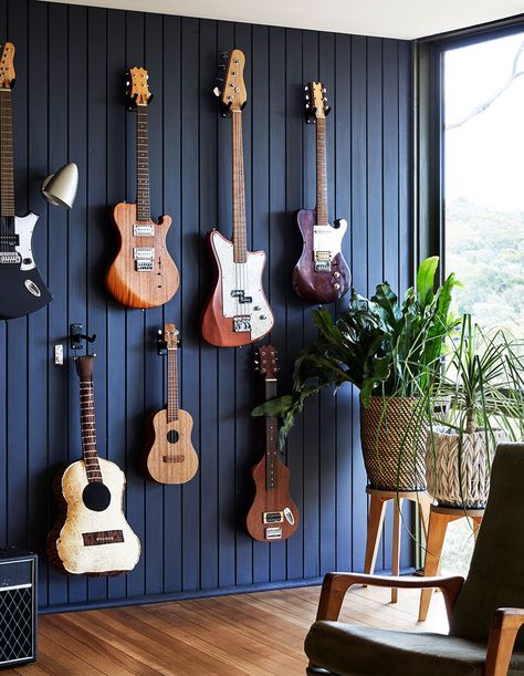 Basement Music Room, Music Room Design, Home Music Rooms, Guitar Room, Music Room Decor, Music Studio Room, Deco Studio, Piano Room, Guitar Wall