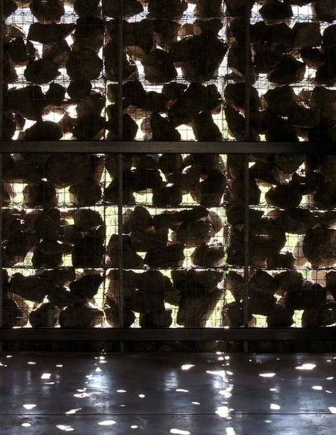 herzog and de meuron dominus winery Gabion Facade, Gabion Wall Architecture, Gabion Architecture, Wineries Architecture, Gabion Walls, Gabion Stone, Napa Winery, Gabion Wall, Peter Zumthor