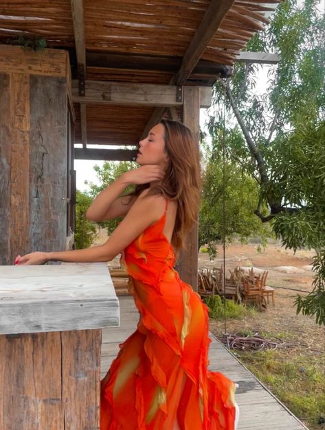 Sunset Dress Aesthetic, Sunset Party Outfit, Tulum Fits, Sunset Dresses, Beach Formal Dress, Sunset Outfits, Summer Dinner Outfit, Summer Evening Outfit, Sunset Dress