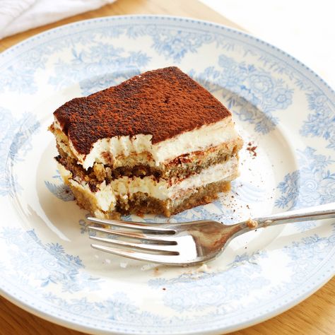 No Bake Tiramisu Icebox Cake No Bake Tiramisu, Tiramisu Cake Recipe, Icebox Cake Recipes, Italian Recipes Dessert, Sweet Potato Breakfast, Tiramisu Cake, Icebox Cake, Carrot Cake Recipe, Ice Box