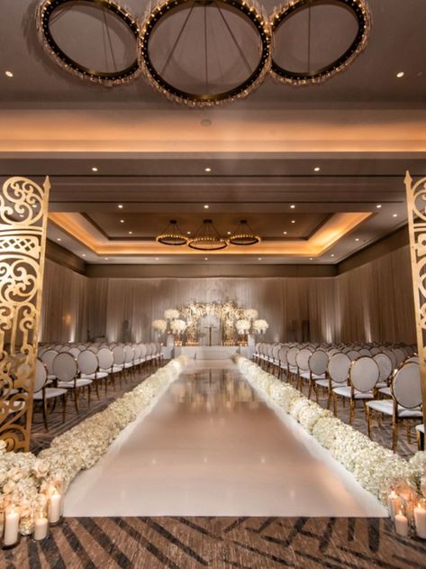 Mirror Aisle Wedding Church, Gold Mirror Aisle Runner Wedding, Wedding Hall Walkway Decoration, Runway Ceremony Seating, Gold Wedding Aisle, Wedding Ideas Inside, Ceremony Walkway, Wedding Aisle Decorations Indoor, Inside Wedding Ceremony