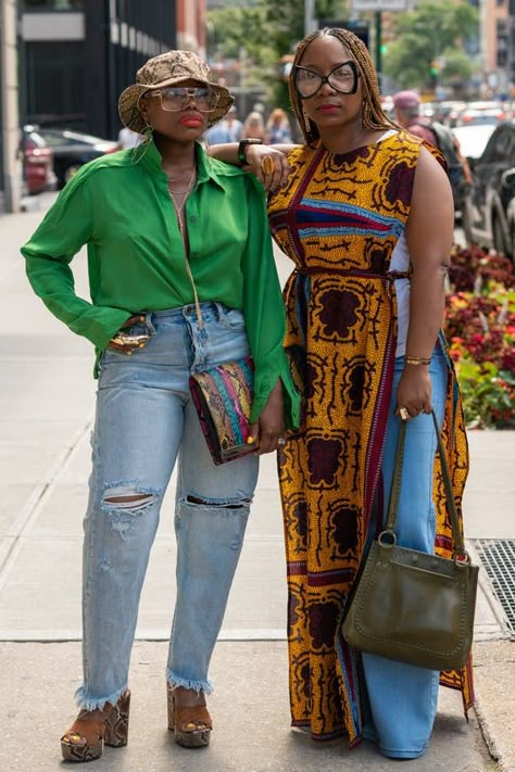 The Best Street Style from New York Fashion Week Thus Far #purewow #fashion #style #street style #fashion week #outfit ideas Afro Boho Fashion Street Styles, Harlem Fashion Street Style, Afro Eccentric Fashion, Boho Afro Style, Nigerian Street Fashion, Afrocentric Fashion Street Styles, Afro Centric Fashion, Neo Soul Fashion Outfits, Afro Bohemian Style