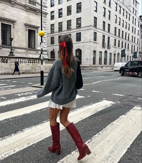 Burgundy Boots Outfit, Outfits New York, Burgundy Boots, Everyday Casual Outfits, White Mini Skirt, How To Mix, Cozy Style, Fall Outfit Ideas, Cute Preppy Outfits