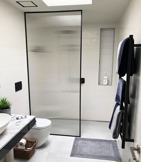 Glass Shower Screen, Shower Images, Window Construction, Loft Bathroom, Reeded Glass, Shower Installation, Auckland Nz, Luxury Shower, Bath Screens