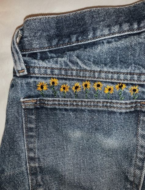 creds: @rguerre | fatmoodz Embroidered Jeans Diy, Embroidery Stitches Flowers, Embroidery Jeans Diy, Sunflower Crafts, Denim Repair, Denim Embroidery, Bleached Jeans, Visible Mending, Hand Embroidery Tutorial