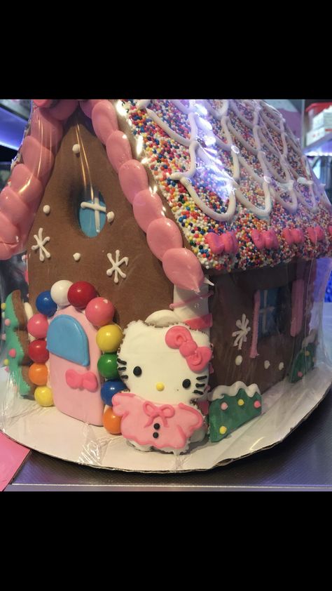 Hello Kitty Gingerbread House, Hello Kitty Gingerbread, Sanrio Christmas, Pink Gingerbread, Princess Christmas, Gingerbread House Designs, Gingerbread Decor, Hello Kitty Birthday Party, Kitty Christmas