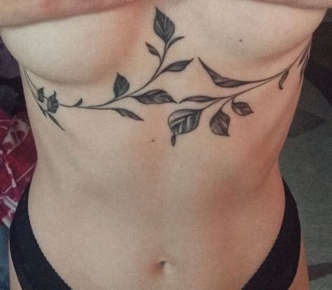 Gothic Back Tattoos For Women, Bat Sternum Tattoo Women, Traditional Sternum Tattoo Women, Goth Underboob Tattoo, Bat Sternum Tattoo, Gothic Sternum Tattoo, Flower Sternum Tattoo, Earthy Tattoos, Tato Henna