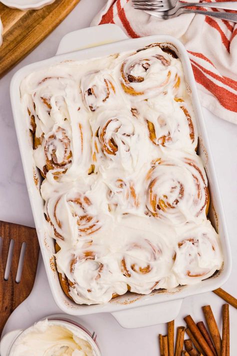 "My kids go absolutely crazy for these cinnamon rolls!" - Get the recipe and see why this family favorite is so irresistible. Soft Sourdough Cinnamon Rolls, Sourdough Bread Cinnamon Rolls, Easiest Cinnamon Rolls, Cinnamon Rolls Homemade Sourdough, Sourdough Cinnamon Buns, Cinnomen Rolls Recipes, Cinnamon Roll Filling, Sourdough Discard Cinnamon Rolls, Sourdough Cinnamon Rolls Overnight