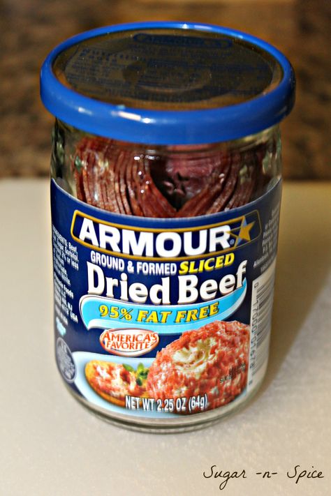 Chipped Beef Gravy, Cream Beef Recipe, Dried Beef Cheese Ball, Chip Beef Gravy, Cream Chipped Beef Recipe, Beef Cheese Ball, Beef Gravy Recipe, Sos Recipe, Creamed Chipped Beef