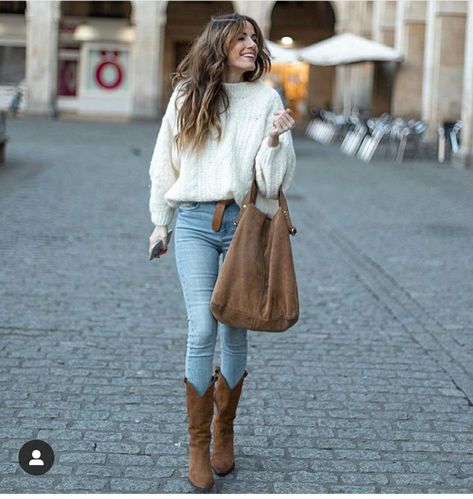 Trendy Outfits For Women, Looks Hippie, Budget Hacks, Western Boots Outfit, Cowboy Boot Outfits, Botas Cowboy, Outfit Botas, Botas Western, Fall Boots Outfit