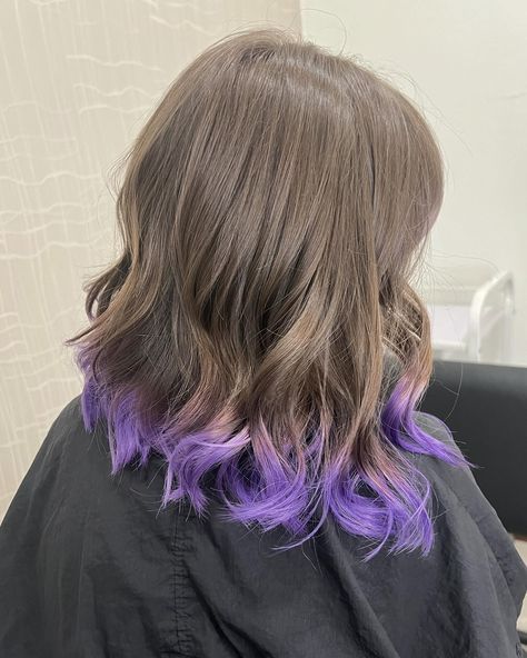 Purple dip colour by Lay @lay______van Dark Purple Tips Hair, Purple Hair Dip Dye, Dip Dye Hair Purple, Blond Hair With Purple Tips, Purple Tips Hair Brown, Brown Hair Purple Tips, Brown Hair With Purple Tips, Purple Ends Hair, Purple Tips Hair