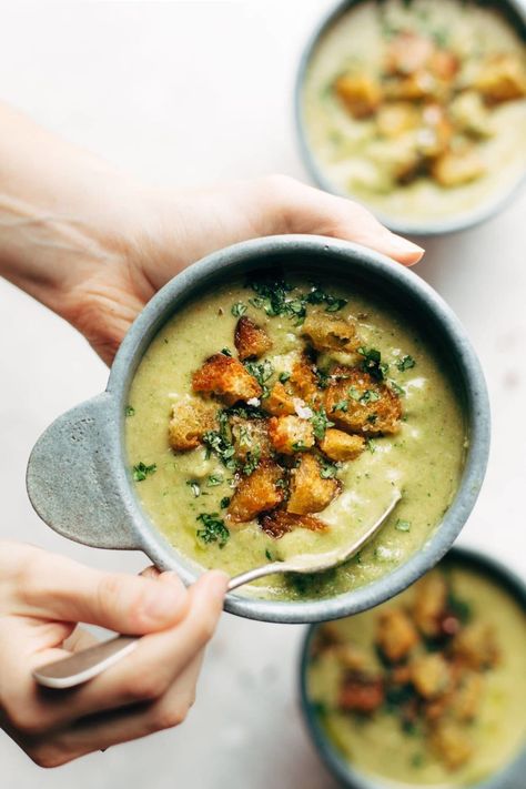 THE BEST Vegan Broccoli Cheese Soup has silky smooth texture and classic broccoli cheese flavor with exactly zero ingredients out of a can. Real food meets comfort food. vegan / gluten free / vegetarian. #vegan #plantbased #soup Vegan Broccoli, Pinch Of Yum, Broccoli Cheese Soup Recipes, Cheese Soup Recipes, Broccoli Cheese Soup, Broccoli Cheese, Simple Food, Fall Soups, Best Detox