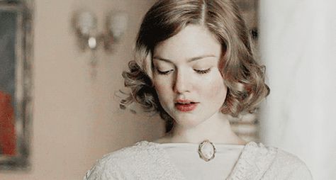 Holiday Grainger, Period Drama Aesthetic, 20s Aesthetic, Drama Aesthetic, Holliday Grainger, Unable To Sleep, Lucrezia Borgia, Celebrity Bodies, The Borgias