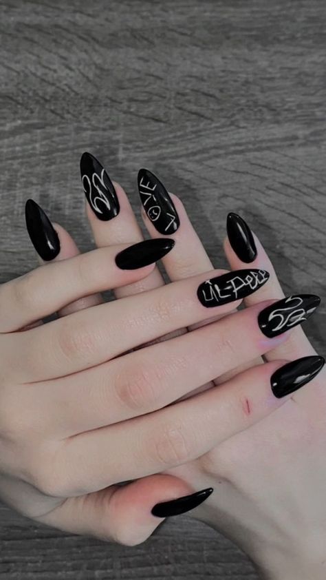 Nail Art Aesthetic Black, Paznokcie Hello Kitty, Black Gel Nails, Punk Nails, Gel Nail Art Designs, Edgy Nails, Goth Nails, Grunge Nails, Blush Nails