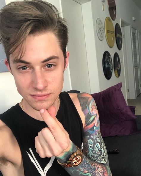 Luke Holland (@lukehollandd) • Instagram photos and videos Luke Holland, Falling In Reverse, Man Candy, Music Love, Holland, Photo And Video, Instagram Photos, Instagram