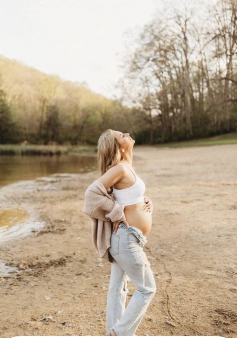 Maternity Pictures With Iphone, Maternity Just Mom Pictures, Short Hair Maternity Pictures, Maternity Photos Mom Only, Jeans Pregnancy Photoshoot, Solo Maternity Poses, Maternity Pictures Jeans, Single Mom Maternity Pictures, Maternity Photography Single Mom