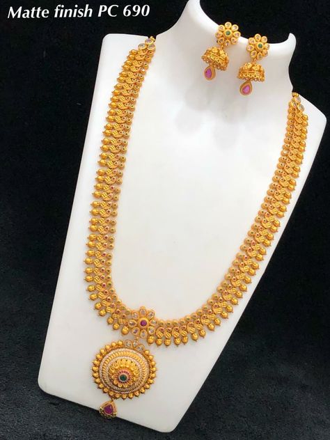 Aaram Design Gold Latest, Aaram Design Gold, Long Haram Designs Indian, Latest Gold Haram Designs, Gold Haram Designs Indian, Gold Long Haram Designs, Long Haram Designs, Gold Images, Gold Haram Designs