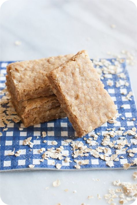 Brown Butter Oatmeal Shortbread Cookies - Bake at 350° Oatmeal Shortbread Bars, Oatmeal Shortbread Cookies, Oatmeal Shortbread, The Cooking Foodie, Cookies Oatmeal, Bars Cookies, Fruit Beads, Shortbread Bars, Cookies Bars