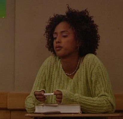 Angela Moore Aesthetic, Trina Mcgee 90s, Angela Moore Outfits, Boy Meets World Angela, Nerdy Black Woman, Angela Moore, 90s Makeup Look, 90s Icons, I Love Being Black