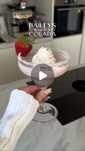 𝓛𝓲𝓿 ✨ on Instagram: "the perfect galentines/valentines cocktail: baileys strawberry colada 🍓🎀💕 #baileys #baileysstrawberriesandcream #galentine #galentines #galentinesday #galentinesparty #valentine #valentines #valentinesday #valentinesparty #cocktail #cocktails #cocktailrecipes #cocktailrecipe #strawberry #strawberriesandcream #strawberrycolada #pinacolada #girlsnight #girlsnightout #girlsnightin #cocktailparty" Valentines Cocktail, Strawberry Colada, Galentines Valentines, Valentine Cocktails, Galentines Party, Diy Drinks, Coffee Cocktails, Valentines Food, Alcohol Drink Recipes