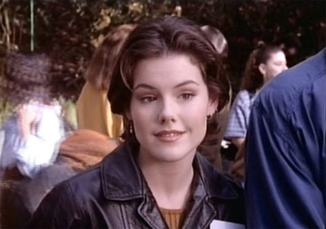 Kathleen Robertson 90s, Kathleen Robertson, Short Hair Pixie, Shorter Hair, Beverly Hills 90210, Hair Pixie, Eyebrow Piercing, New Years Resolution, Pixie Cut