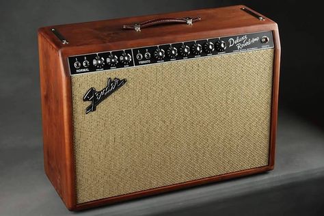 Fender Deluxe Reverb amp in natural hardwood Fender Deluxe Reverb, Fender Amp, Fender Guitar Amps, Amp Guitar, Music Tools, Vintage Guitar Amps, Fender Deluxe, Music Rooms, Fender Bender