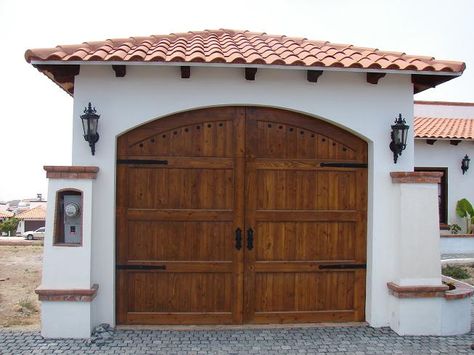 . Custom Wood Garage Doors, Garage Door Colors, Casa Garage, Wooden Garage Doors, Custom Garage Doors, Garage Door Types, Garage Door Styles, Wood Garage Doors, Carriage Doors