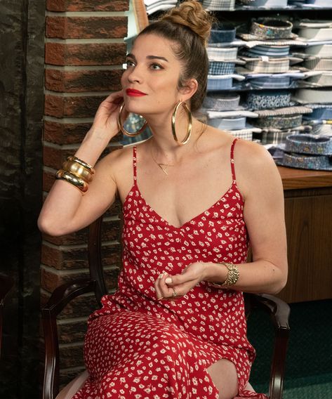 Schitt’s Creek Episode 4 Recap: Can We Just Get Married Already? #refinery29 https://www.refinery29.com/en-ca/schitts-creek-season-6-episode-4-recap Alexis Rose Outfits, Alexis Rose, Schitt's Creek, Flowy Mini Dress, Schitts Creek, Rose Style, Long Sleeve Print Dress, Wrap Dress Floral, Fashion Help