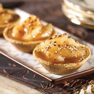 Graham Cracker Pie, Graham Cracker Crust Recipe, Mini Pie Crust, Cracker Pie, Mini Pie Recipes, Mini Caramel Apples, Cheesecake Tarts, Graham Cracker Crust Pie, Easy Sweets