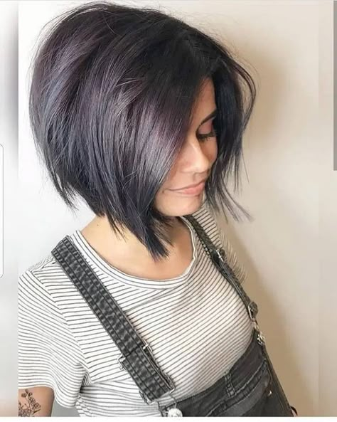 Straight Bob Haircut, Κούρεμα Bob, Inverted Bob Haircuts, Medium Bob Haircut, Bob Hairstyles For Thick, Short Hairstyles For Thick Hair, Short Bob Haircuts, Penteado Cabelo Curto, Haircut For Thick Hair